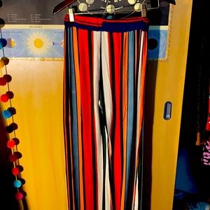 Loose flowy vacation style pants, great for beach!